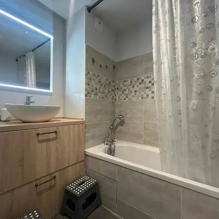 Garden Space - T4 - Airport - Garden - Tram Apartment Blagnac
